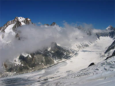 vue du glacier d'argentieres dans les alpes